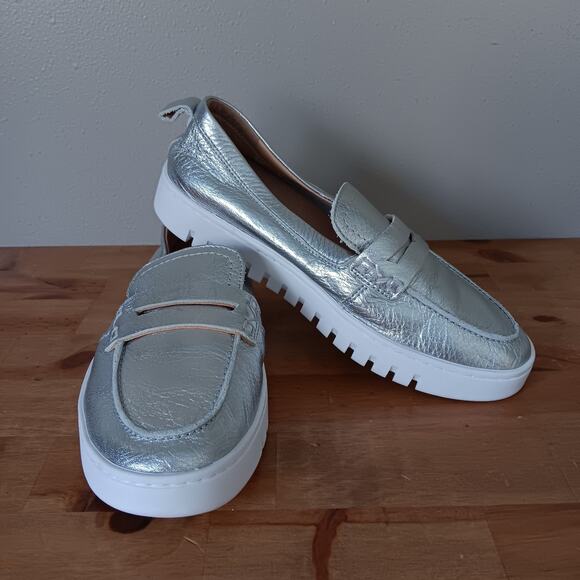 Vionic Women's Uptown Slip-On Penny Loafers Metallic Silver Size 6.5 W - Picture 1 of 9